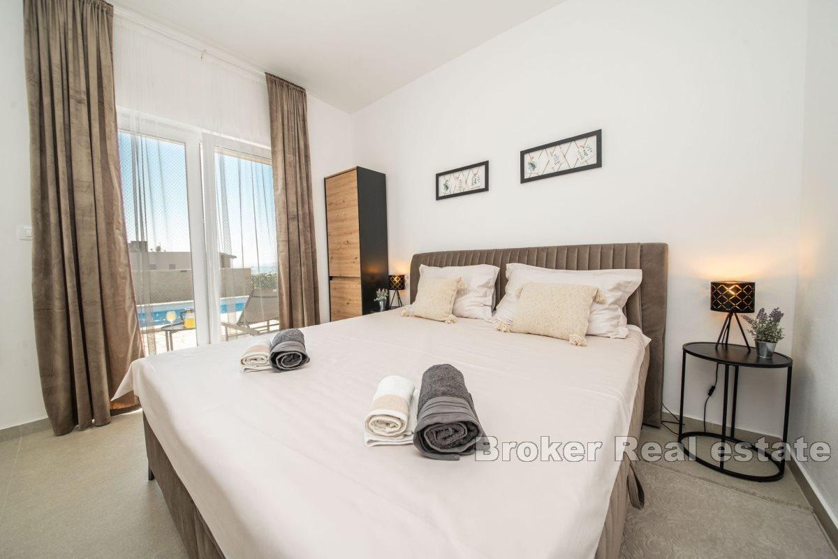 Novoizgrađena kuća s bazenom