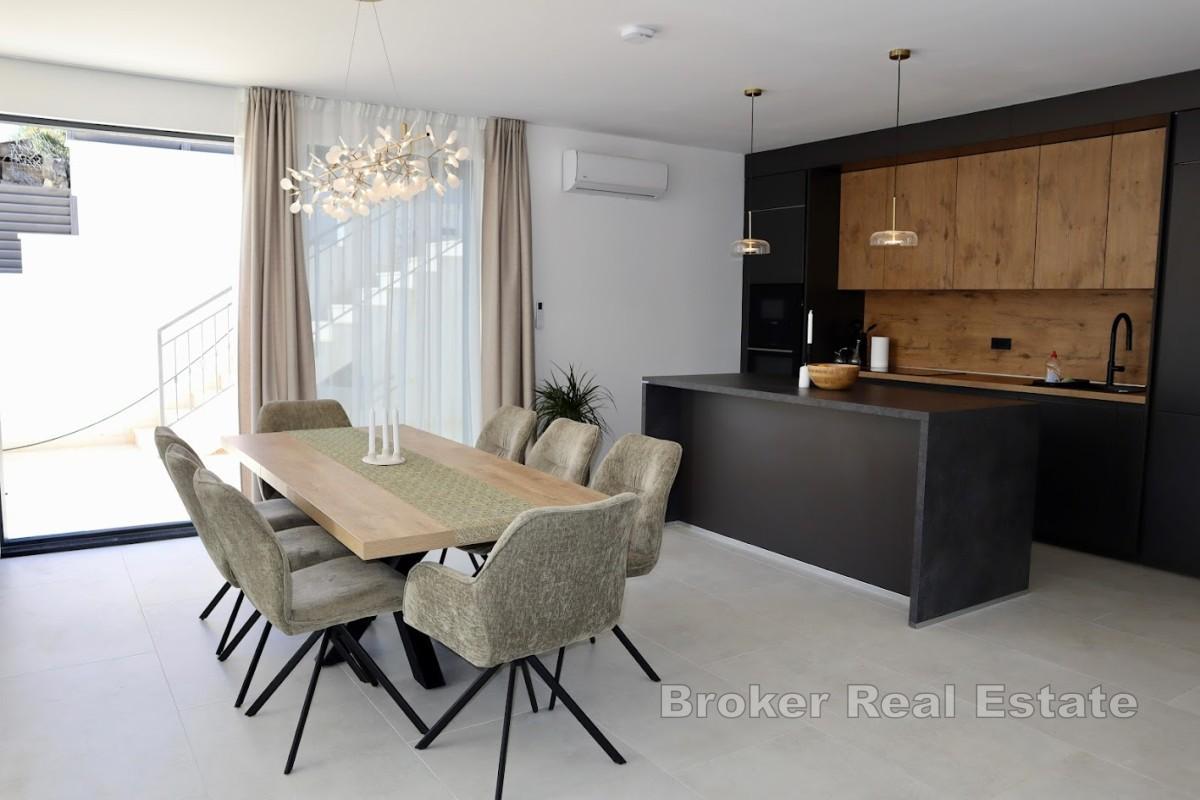 Villa di nuova costruzione con vista mare