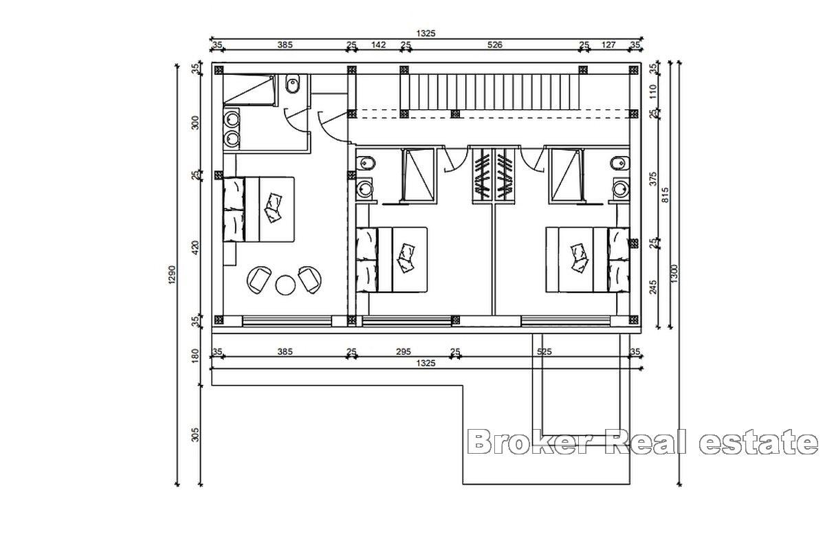 Vila s bazénem a výhledem na moře v klidném prostředí