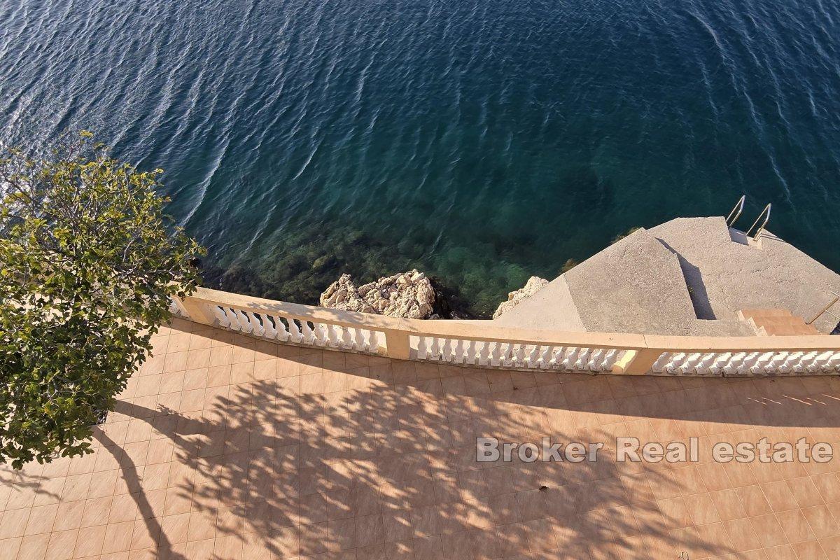 Maison dans un endroit unique en bord de mer