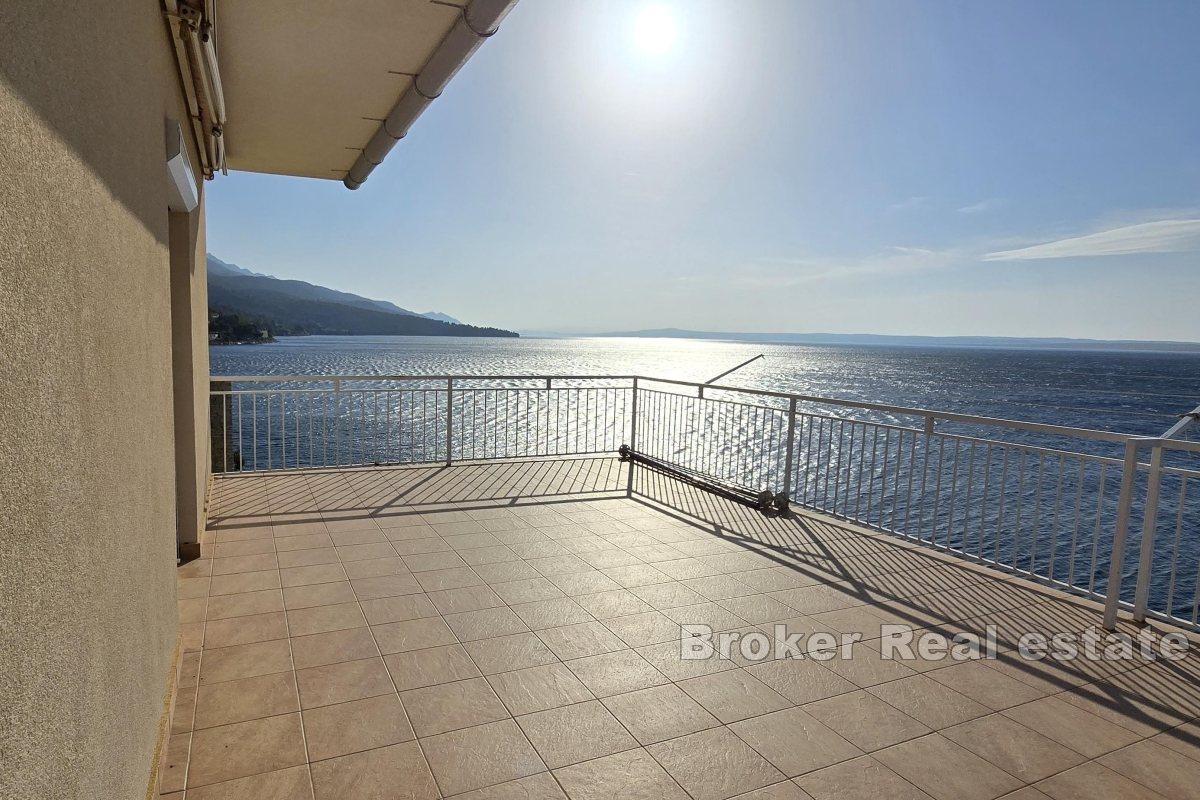 Maison dans un endroit unique en bord de mer