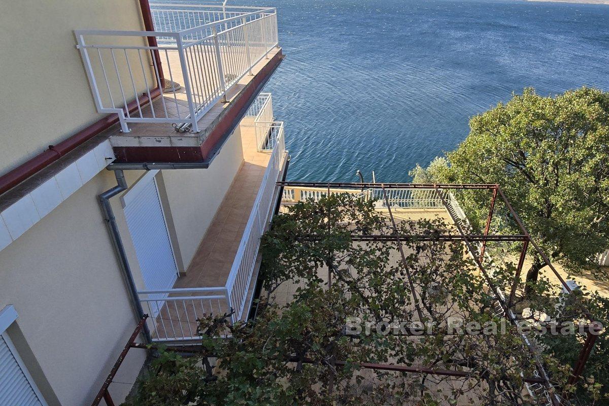 Maison dans un endroit unique en bord de mer