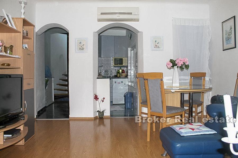 Omiš, kuća na dvije etaže