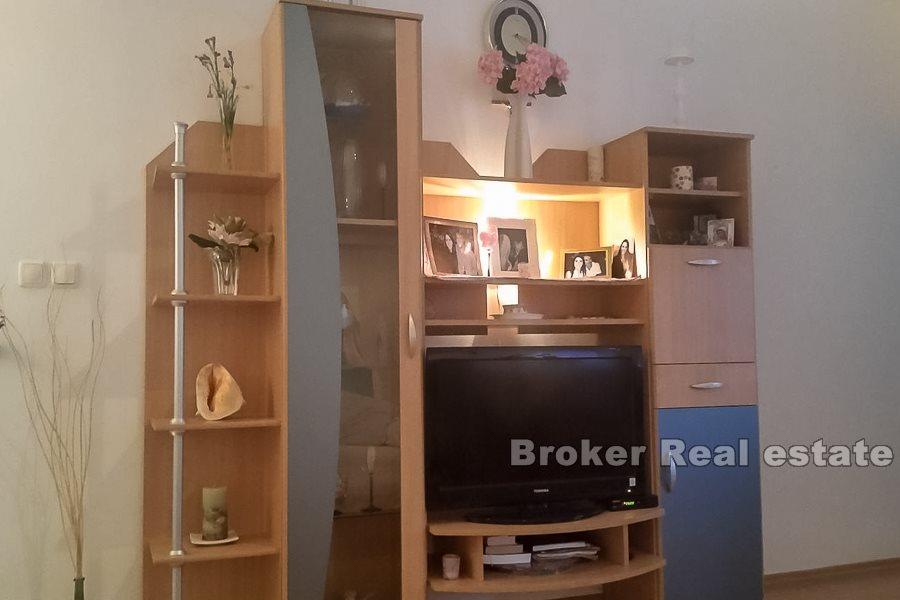 Omiš, kuća na dvije etaže