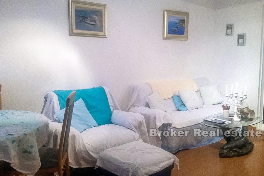 Omiš, kuća na dvije etaže