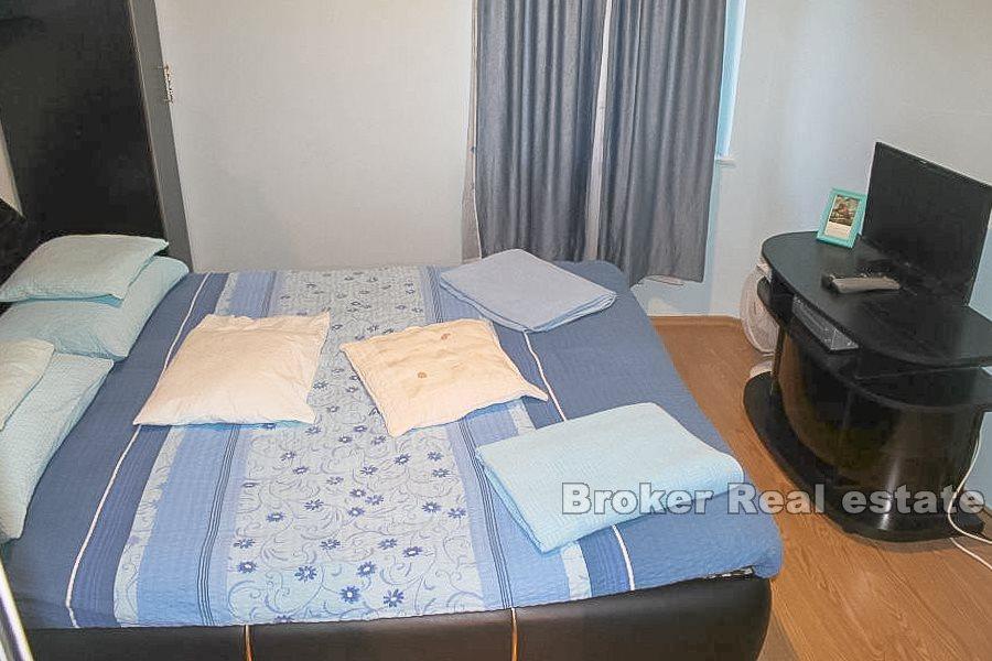 Omiš, kuća na dvije etaže