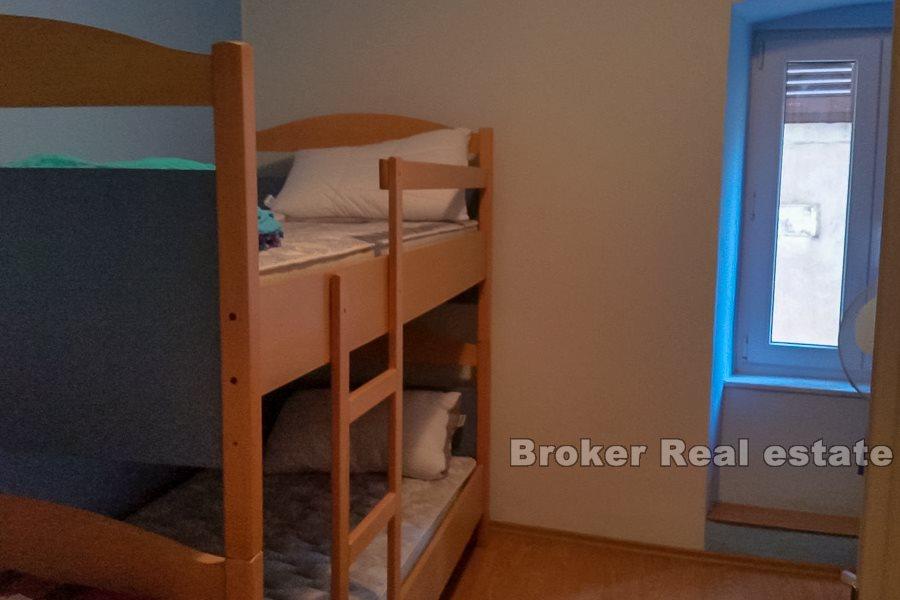 Omiš, kuća na dvije etaže