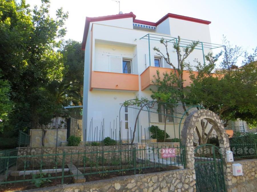 otok Čiovo, kuća s pogledom na more