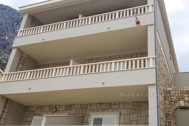 Near Makarska, house by the sea