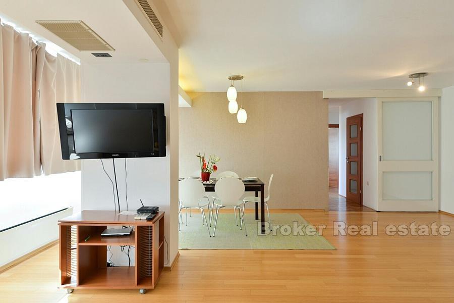 staden Split, tre-rums lägenhet i centrum