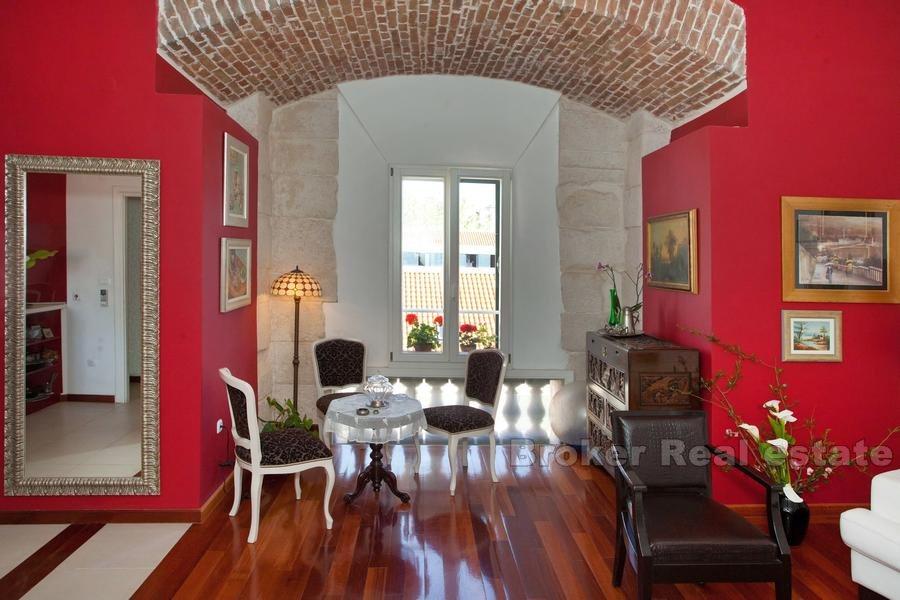 Split, Centar, stan u Dioklecijanovoj palači