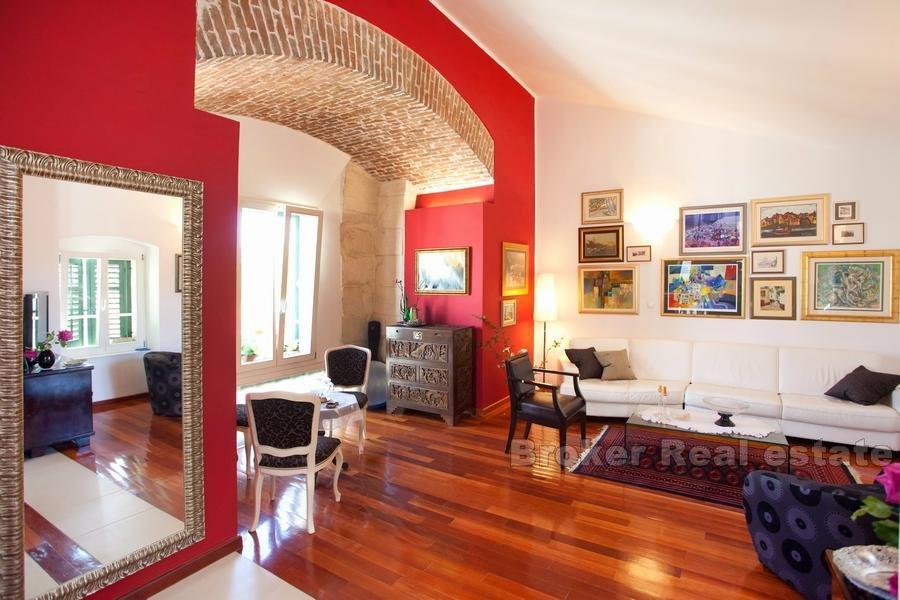 Split, Centar, stan u Dioklecijanovoj palači