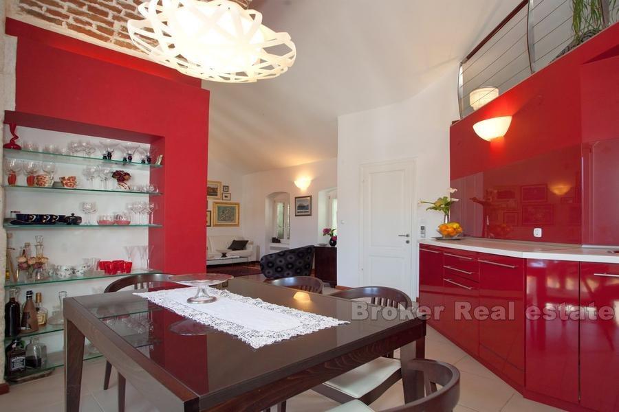 Split, Centar, stan u Dioklecijanovoj palači