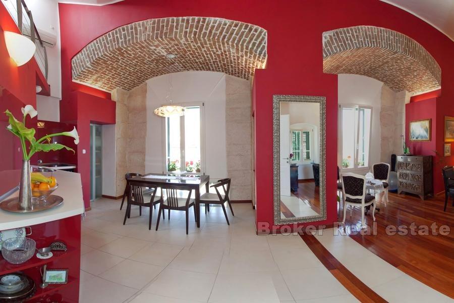 Spalato, centro, appartamento nel Palazzo di Diocleziano