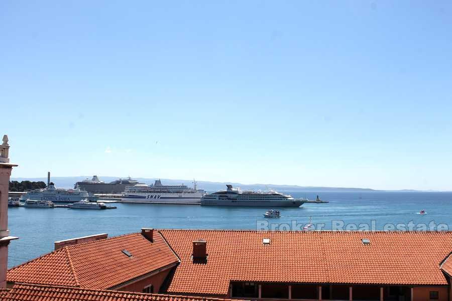 Split - Tre roms leilighet i sentrum