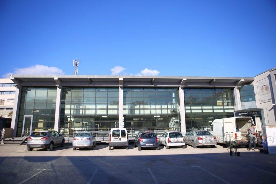 Split, biznes budynek z magazynem