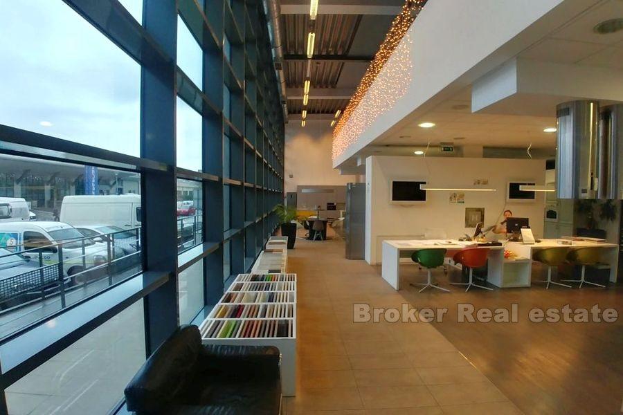 Split, forretningsbygg med lager