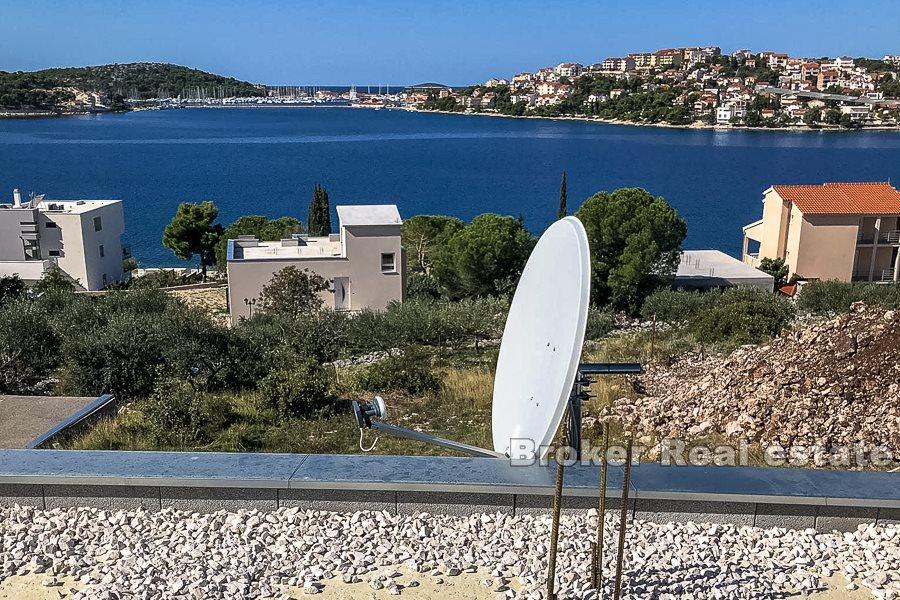 Rogoznica, kuća s pogledom na more