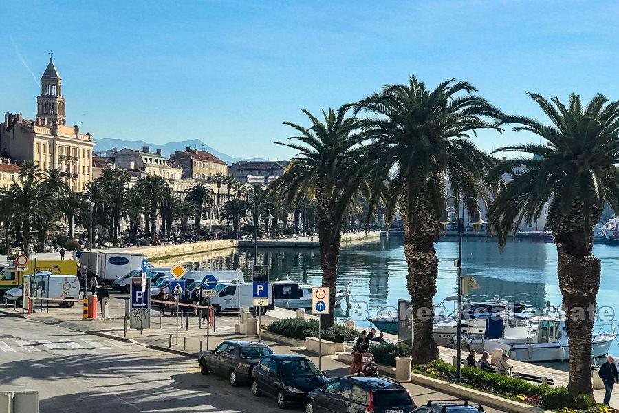 Split, Centrum, apartmán s tromi spálňami, pri mori