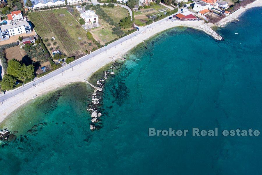 Kastela, byggnadsplats vid havet och stranden