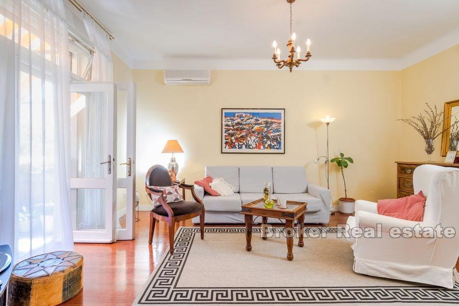 Split, Lovret, krásny apartmán s tromi spálňami