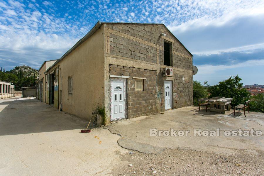 Blisko Splitu, powierzchnie magazynowe i hale produkcyjne