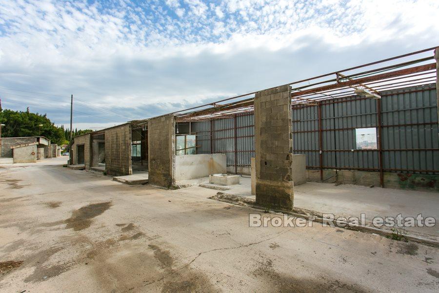 Blisko Splitu, powierzchnie magazynowe i hale produkcyjne