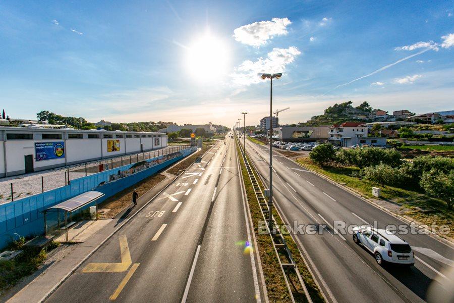 Split, building land for business purposes