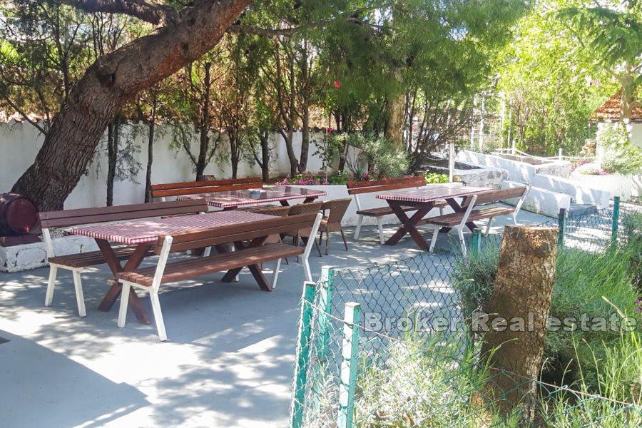 Split, sports and catering business complex