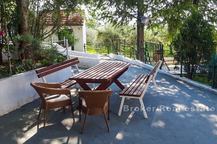 Split, sports and catering business complex