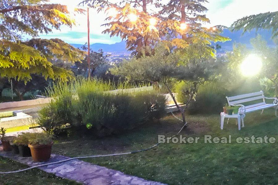 Split, sports and catering business complex