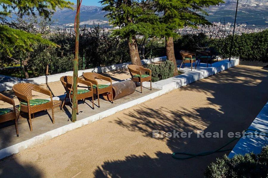 Split, sports and catering business complex