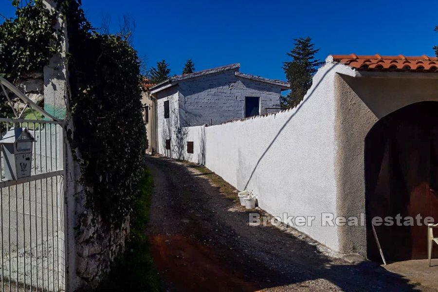 Split, sports and catering business complex