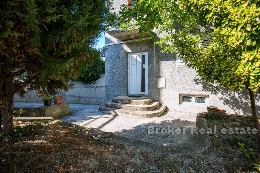 Nedaleko Splitu, rodinný dům s výhledem na moře