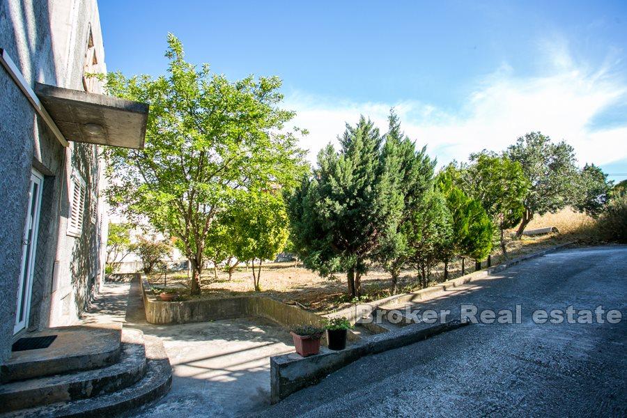 Nära Split, familjehus med havsutsikt