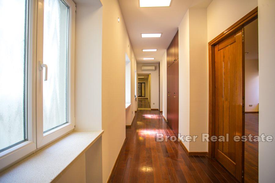 Split, Centrum, reprezentacyjna przestrzeń biurowa przy promenadzie