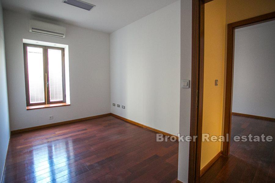 Split, Centrum, reprezentacyjna przestrzeń biurowa przy promenadzie