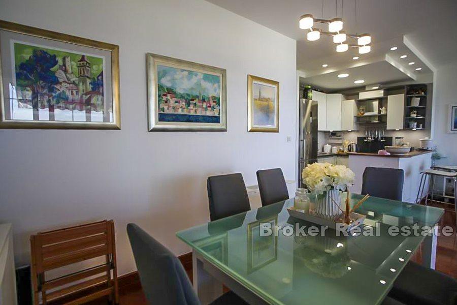 Сплит, Жнян, квартира с двумя спальнями, набережная