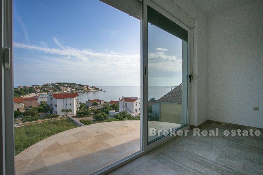 Near Rogoznica - Apartment house with pool