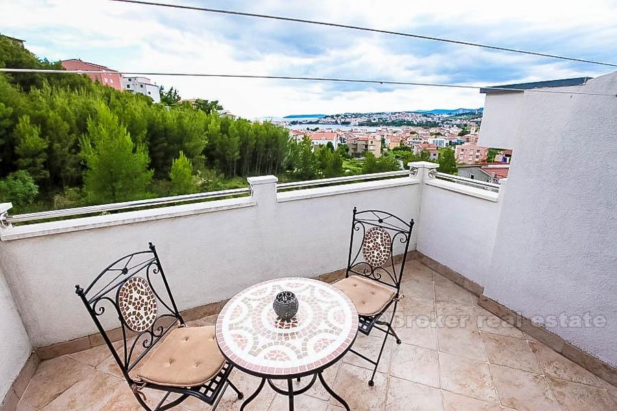 Split area - Maison individuelle avec piscine