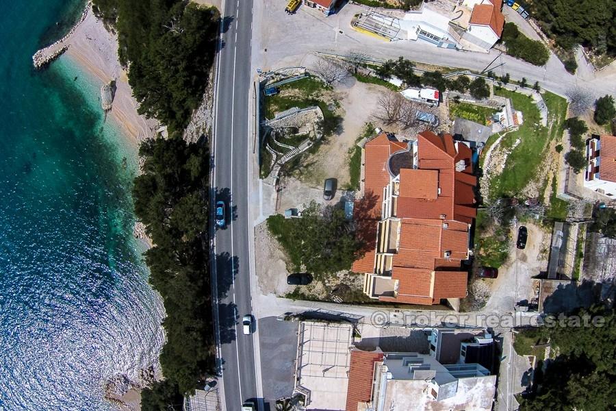 Omis - Doppelhaushälfte, erste Reihe zum Meer