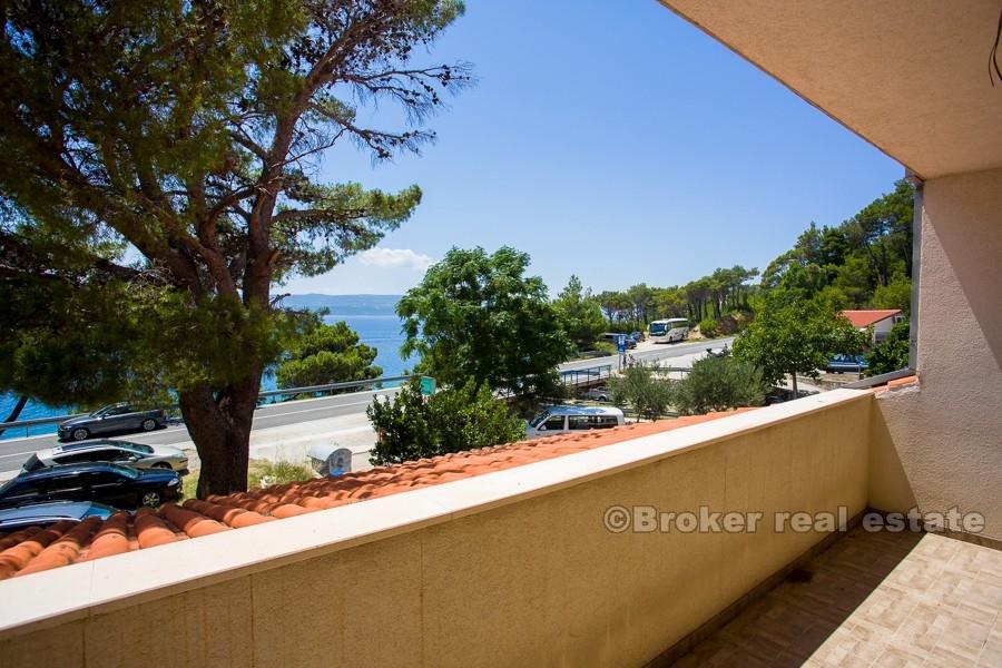 Omis - Doppelhaushälfte, erste Reihe zum Meer