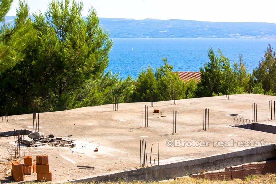 Omis - Nedokončený dům s výhledem na moře