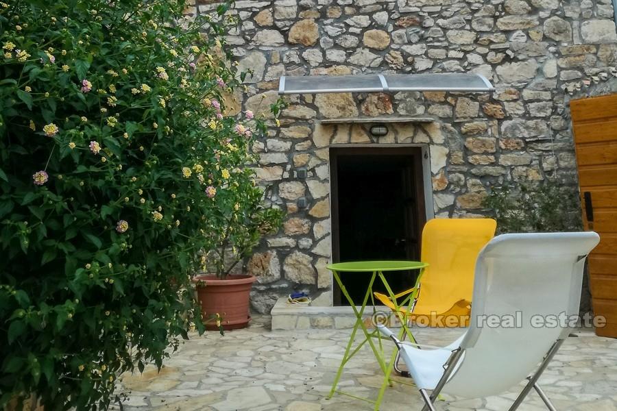 Vis - Renovert steinhus