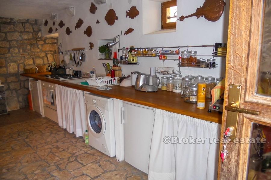 Vis - Renovert steinhus