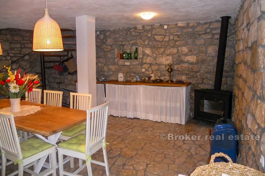 Vis - Renovert steinhus