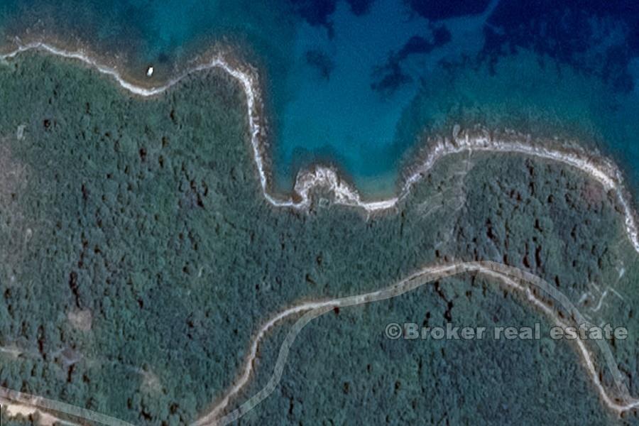 Hvar - Attractive land, in the first row to the sea