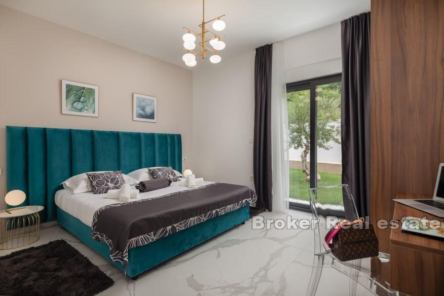 Split okolica - Vila s bazenom