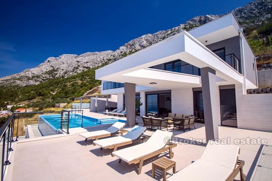 Omiš - Moderná vila s bazénom a výhľadom na more