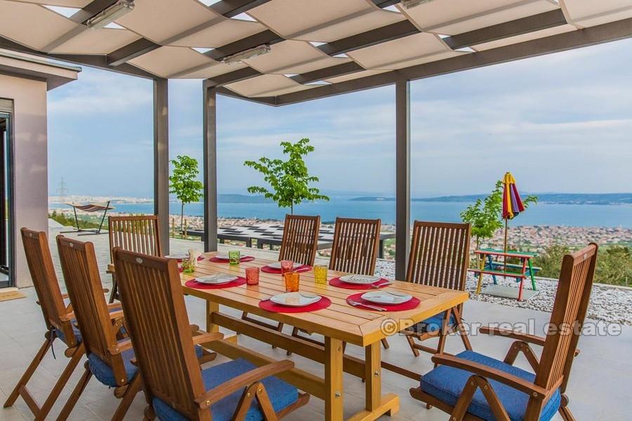 Kastela - Moderní nově postavená vila s bazénem
